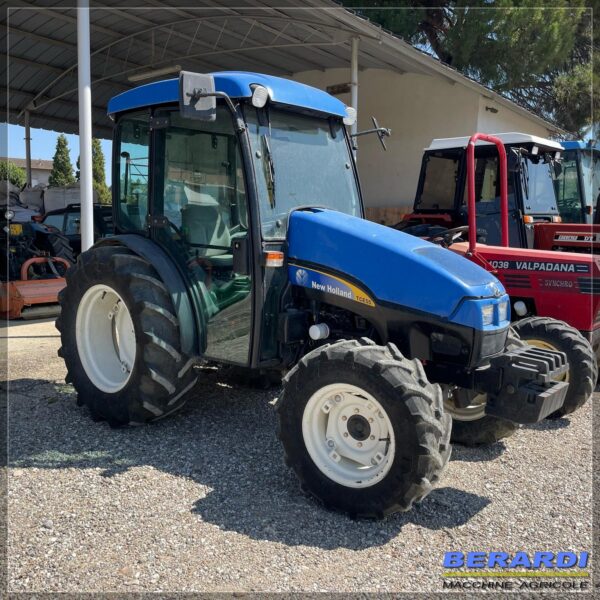 New Holland TCE 55 Cabinato(2)